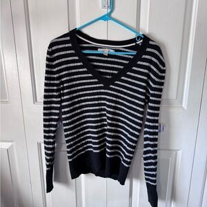 Old Navy Medium Black and Gray Striped V-Neck Sweater